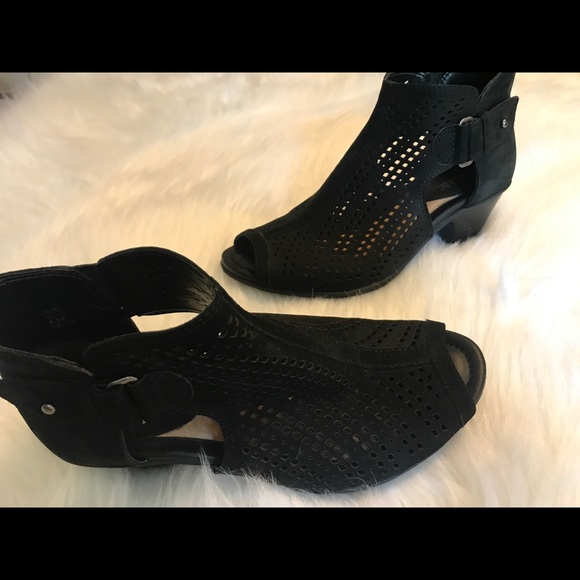 EUC Open Toed Black Heels - Picture 8 of 8